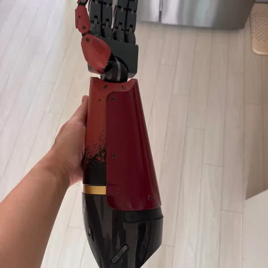 [BUNJANG] Big Boss Bionic Arm 1:1 Scale Replica - Metal Gear Solid V / 빅보스 의수 1:1사이즈 메탈기어 솔리드 V 굿즈 스네이크 바이오닉 암