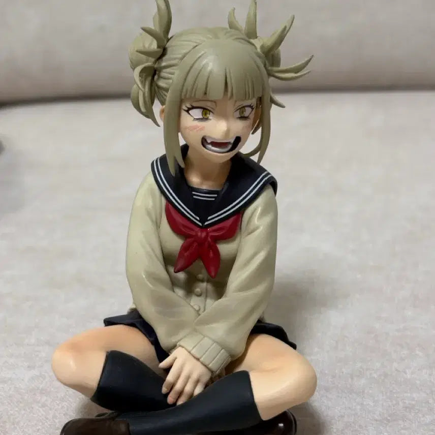 [BUNJANG] My Hero Academia Himiko Toga Figure (Break Time) / 나히아 토가 히미코 피규어 (박스o 브레이크타임 히로아카 빌런 나의히어로아카데미아 앉아있는 여고생)