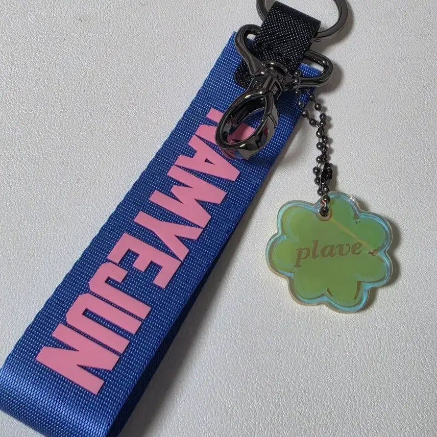 [BUNJANG] PLAVE 6th Summer Yejun Strap Keychain / 플레이브 여섯번째여름 예준 키링