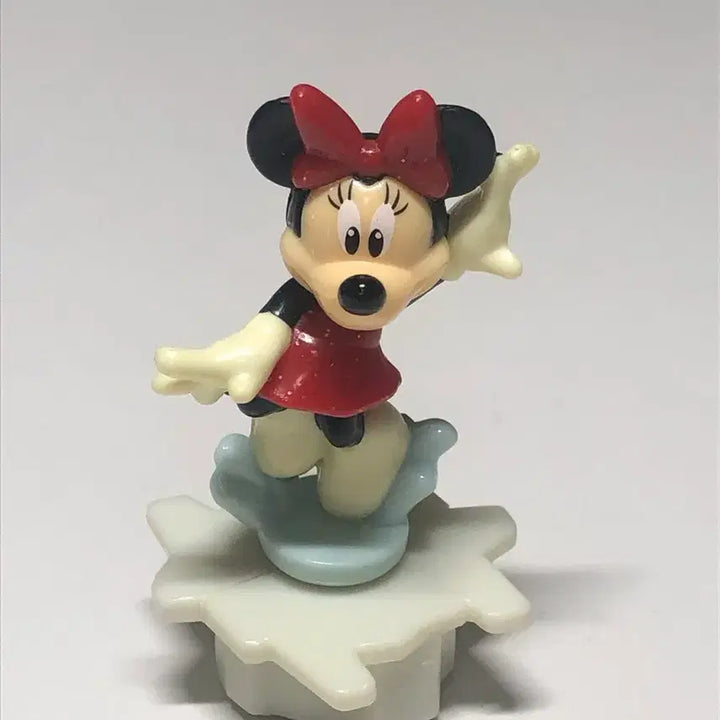 [BUNJANG] Disney Minniemouse Kinder Joy Classic Figure / 미니마우스 킨더조이 고전 피규어 판매합니다