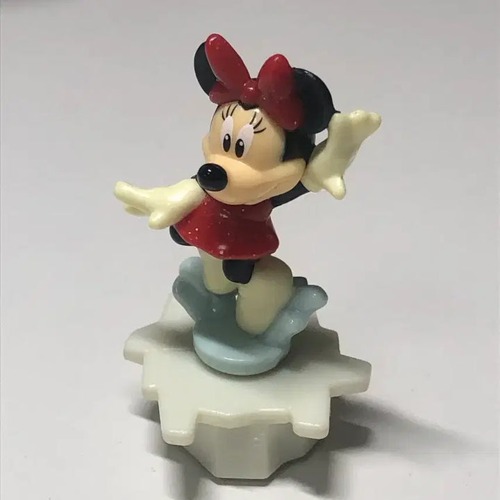 [BUNJANG] Disney Minniemouse Kinder Joy Classic Figure / 미니마우스 킨더조이 고전 피규어 판매합니다