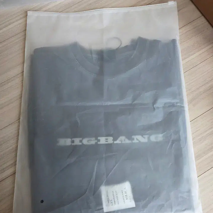 [BUNJANG] BIGBANG Concert Charcoal Short-Sleeve T-Shirt / 빅뱅 콘서트 MD 반팔 차콜 막콘 직거래