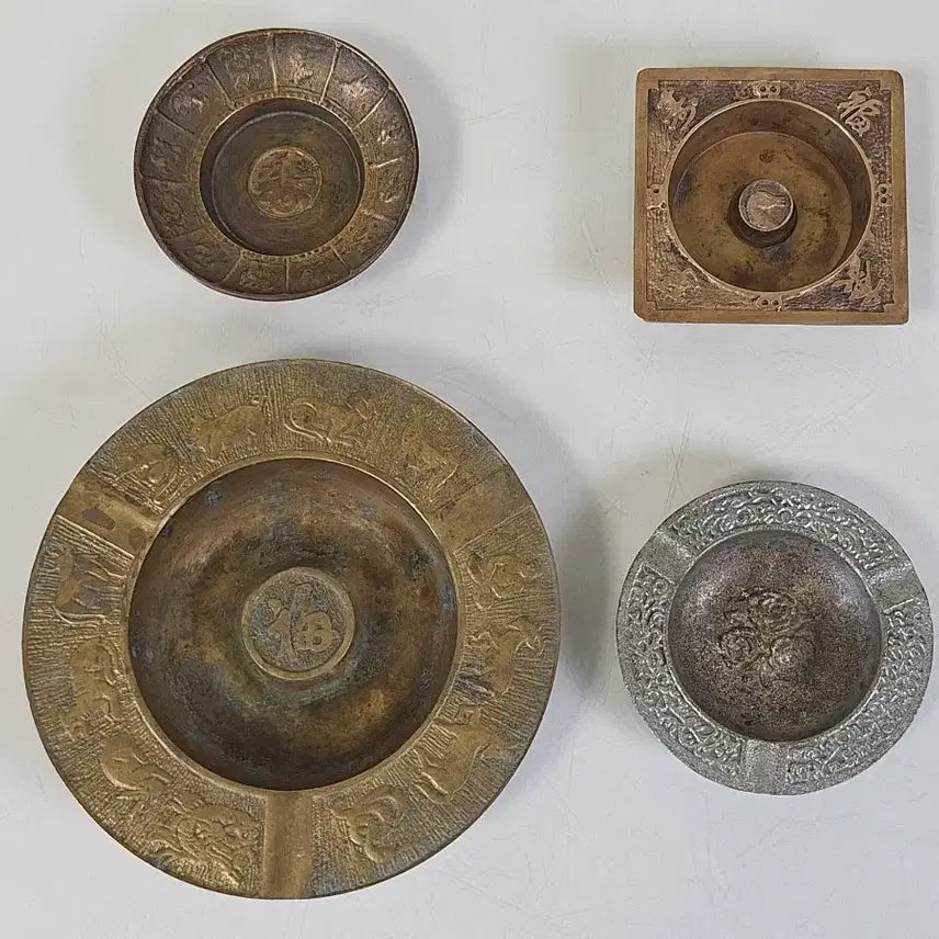 [BUNJANG] Brass Zodiac Ashtrays (Set of 4) / 근대사 수집 자료 옛날 민속품 놋쇠 십이지 재떨이 4점