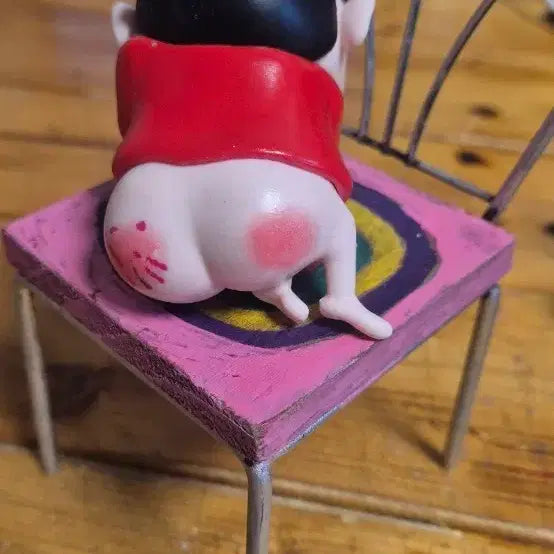 [BUNJANG] Shin-chan Bloated Buttocks Figure / 신찡 부은 엉덩이 피규어