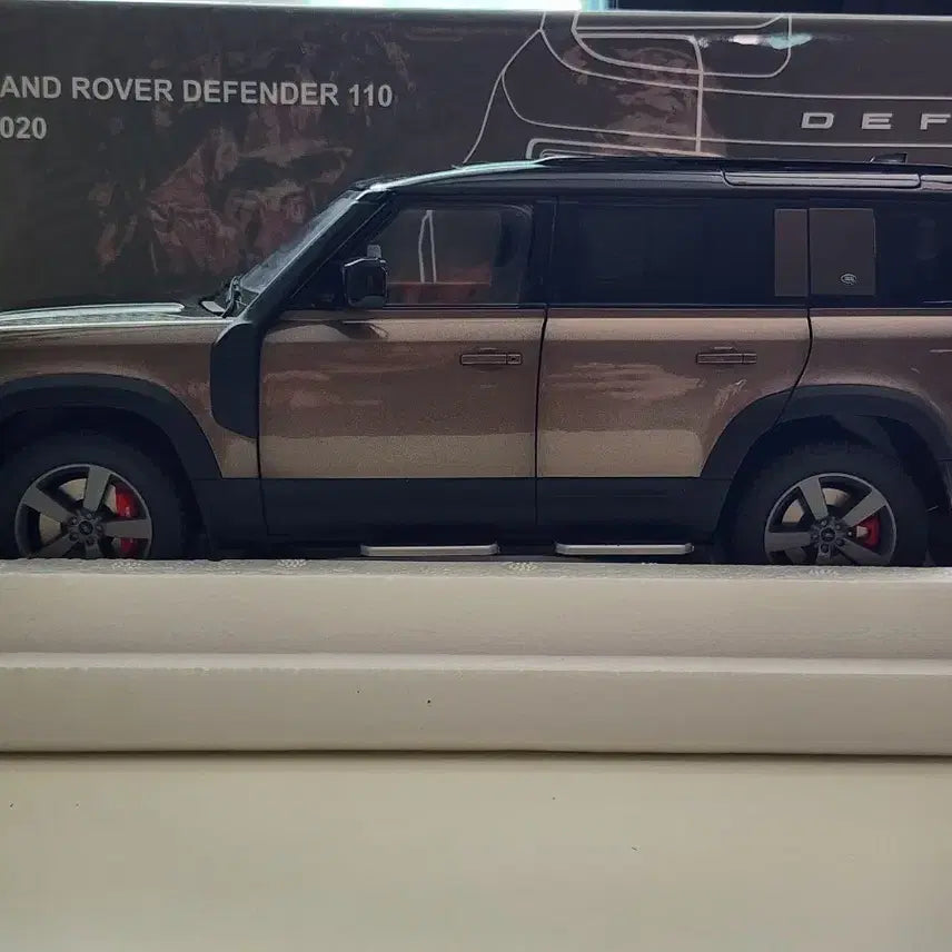 [BUNJANG] Almost Real 1:18 Land Rover Defender 110 Brown Limited Edition (504 Units) Diecast / 1:18 올모스트리얼 랜드로버 디펜더 110 브라운 504대 한정판 다이캐스트