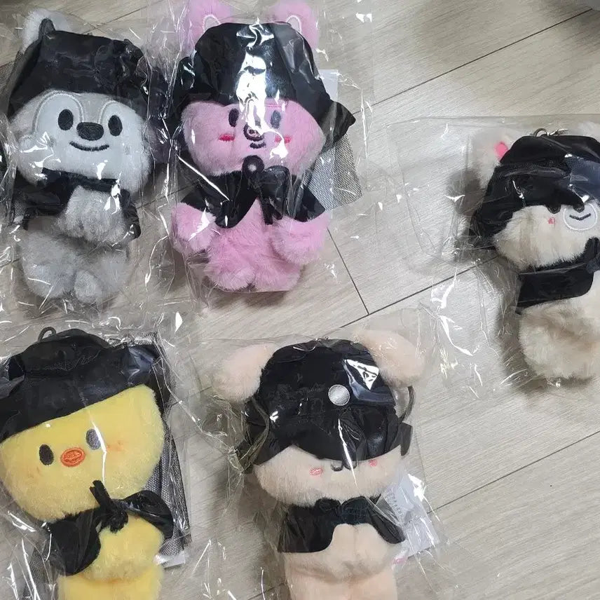 [BUNJANG] Stray Kids Skzoo Costume Magnet Plush Keychain Wolfchan / 미개봉 두잇 스키주 코스튬 마그넷 플러시 키링 울프찬 돼끼 뽁아리 퍼핌 폭시니