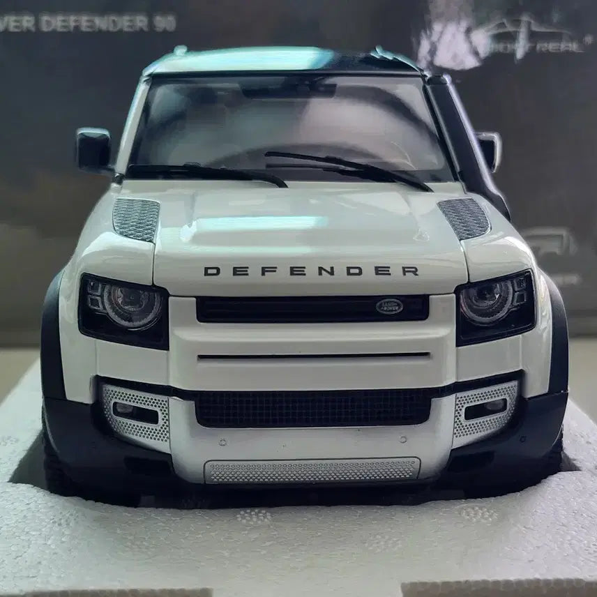 [BUNJANG] Almost Real 1:18 Land Rover Defender 90 Brown Limited Edition (504 Units) / 1:18 올모스트리얼 랜드로버 디펜더 90 브라운 504대 한정판 다이캐스트