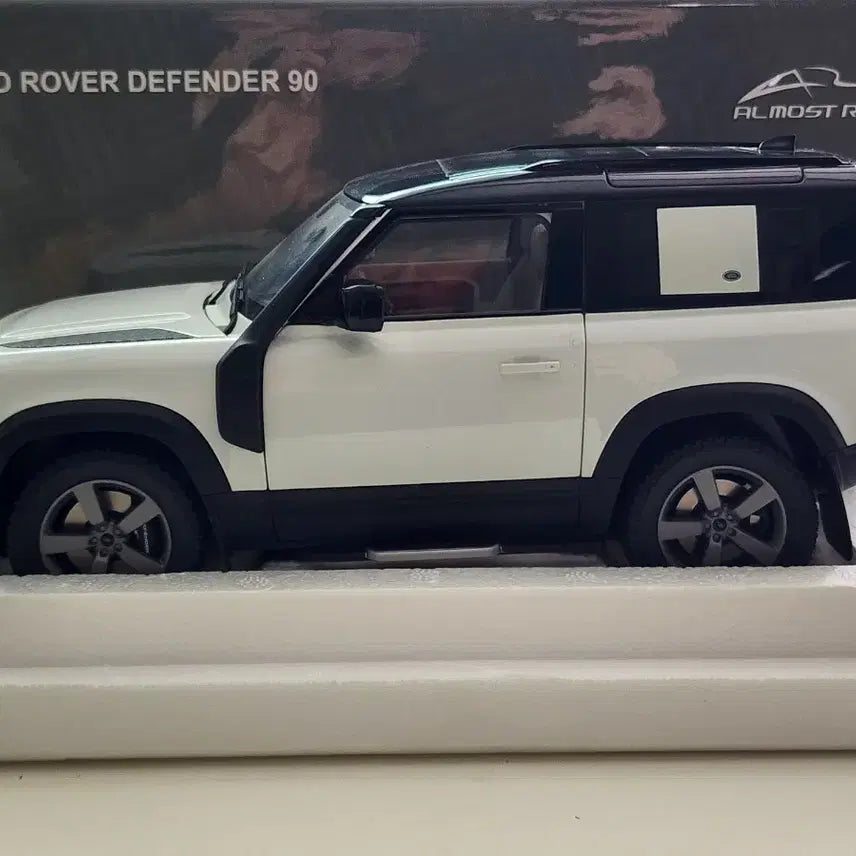 [BUNJANG] Almost Real 1:18 Land Rover Defender 90 Brown Limited Edition (504 Units) / 1:18 올모스트리얼 랜드로버 디펜더 90 브라운 504대 한정판 다이캐스트