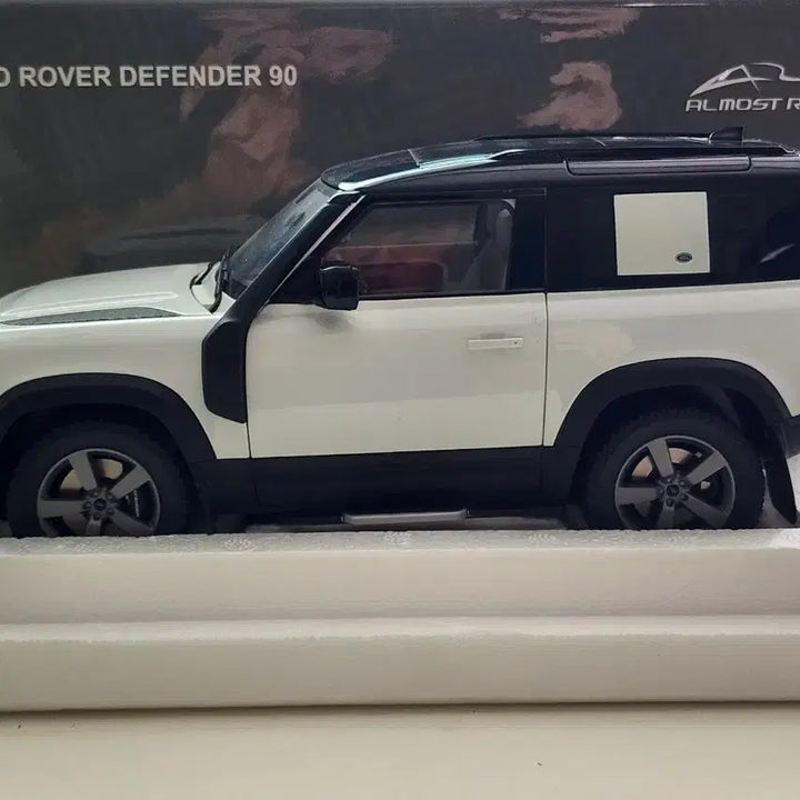 [BUNJANG] Almost Real 1:18 Land Rover Defender 90 Brown Limited Edition (504 Units) / 1:18 올모스트리얼 랜드로버 디펜더 90 브라운 504대 한정판 다이캐스트
