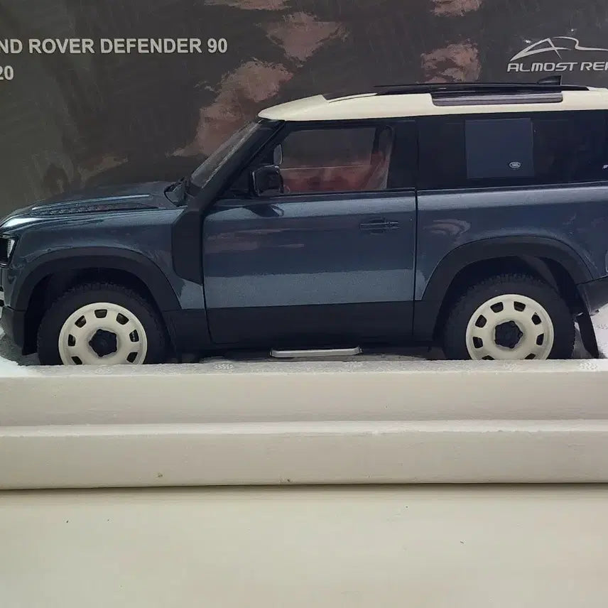 [BUNJANG] Almost Real 1:18 Land Rover Defender 90 Blue Limited Edition (504 Units) / 1:18 올모스트리얼 랜드로버 디펜더 90 블루 504대 한정판 다이캐스트