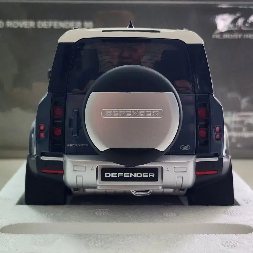 [BUNJANG] Almost Real 1:18 Land Rover Defender 90 Blue Limited Edition (504 Units) / 1:18 올모스트리얼 랜드로버 디펜더 90 블루 504대 한정판 다이캐스트