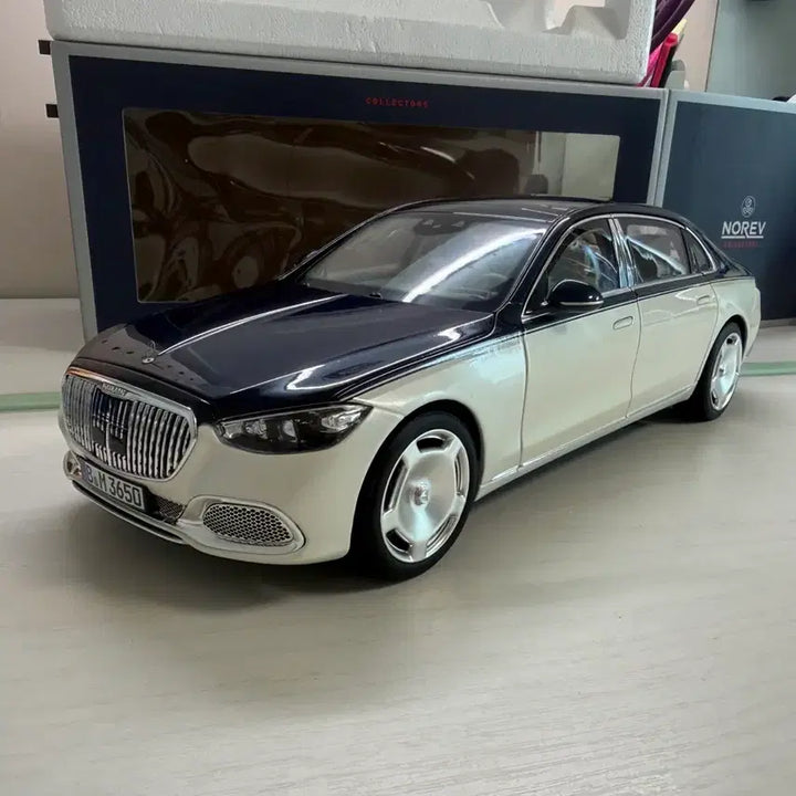 [BUNJANG] Norev 1:18 Mercedes-Maybach Two-Tone Diecast Model Car / 1:18 노레브 벤츠 마이바흐