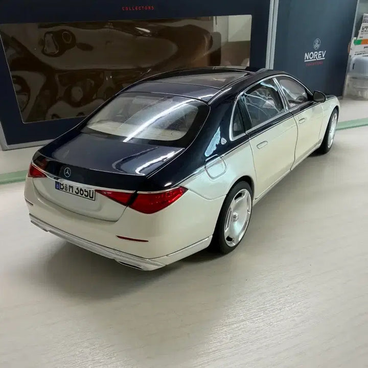 [BUNJANG] Norev 1:18 Mercedes-Maybach Two-Tone Diecast Model Car / 1:18 노레브 벤츠 마이바흐