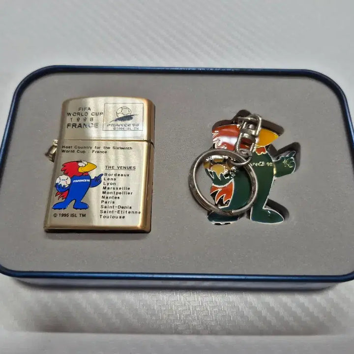 [BUNJANG] 1998 France World Cup Commemorative Lighter &amp; Keychain Set / 1998년 프랑스 월드컵 기념 라이터 및 키링