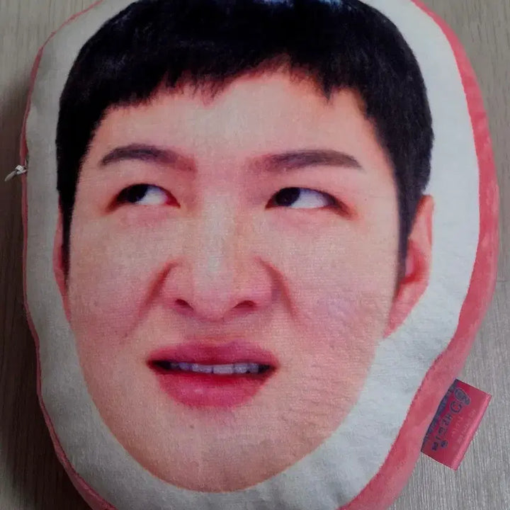 [BUNJANG] BTOB Changsub Face Cushion (Unsealed) / 급처)) 빙그레c발 이창섭 얼굴쿠션 판매합니다.