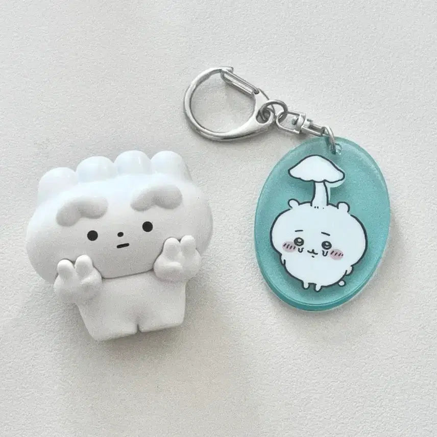 [BUNJANG] Chiikawa Mushroom Charm Gacha Figure (Gyoza-chan) / 치이카와 먼작귀 버섯 키링 교자짱 가챠 피규어