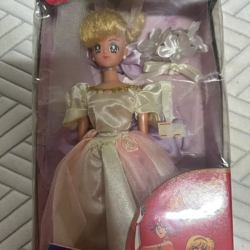 [BUNJANG] Cutie Honey Wedding Version Vintage Doll / 큐티하니인형 팔아요 (고전인형/빈티지인형) 웨딩버전 웨딩드레스 피규어 하니플래쉬