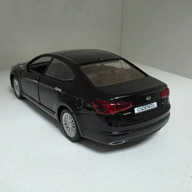 [BUNJANG] Cadenza (K7) 1:38 Scale Diecast Model - Black &amp; White Bundle / 카덴자 (K7) 1:38 다이캐스트
