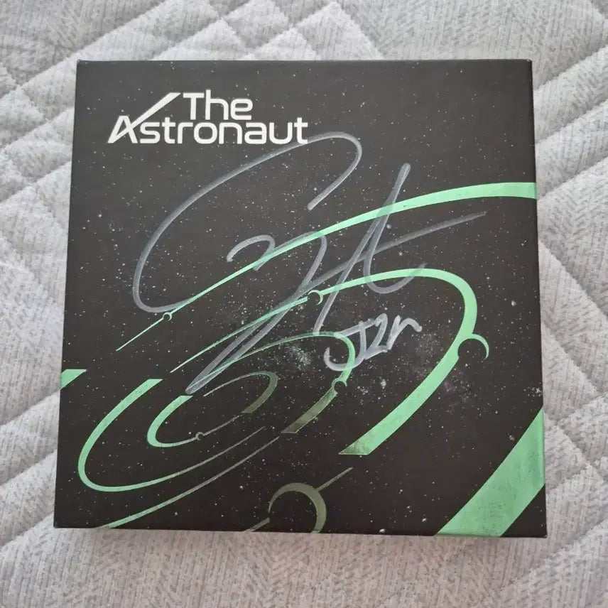 [BUNJANG] BTS Jin The Astronaut Signed Album / 방탄소년단 진 석진 디애스트로넛 싸인앨범