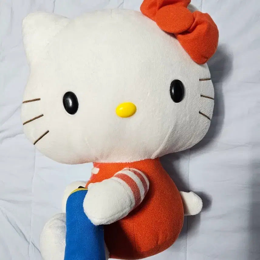 [BUNJANG] 2008 Hello Kitty Doll Orange Outfit / 08년도 키티인형(종이택없음)