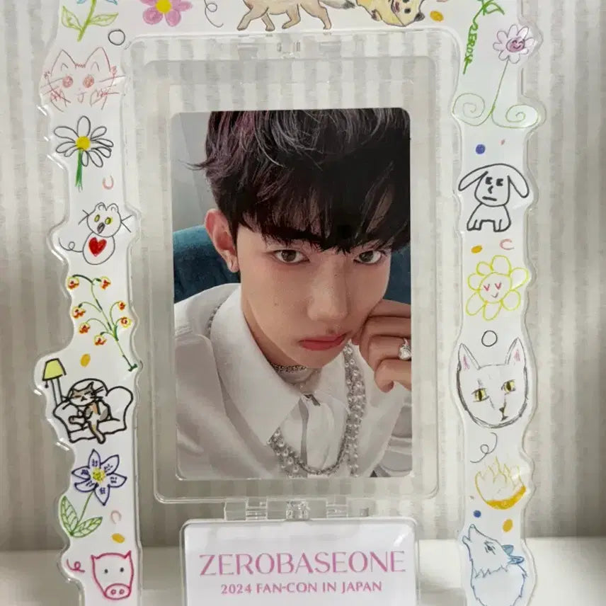 [BUNJANG] ZB1 2024 Japan Fancon MD Rotating Photocard Acrylic Stand (Excluding Photocard) / 제베원 2024년 일본 팬콘 MD 회전 토레카 아크릴 스탠드 미사용 새제품 (포카제외)