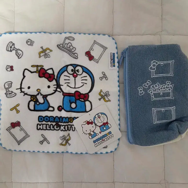 [BUNJANG] Doraemon x Hello Kitty Collaboration Handkerchief &amp; Pouch Set / 도라에몽 x 헬로키티 콜라보 손수건 파우치 세트