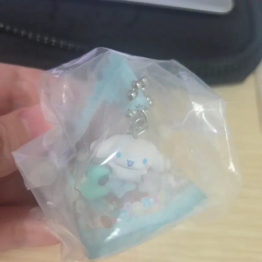 [BUNJANG] Sanrio Shaka Shaka Tetra Charm Gacha Keyring Cinnamonroll / 산리오 샤카샤카 테트라챰 가챠 키링 시나모롤
