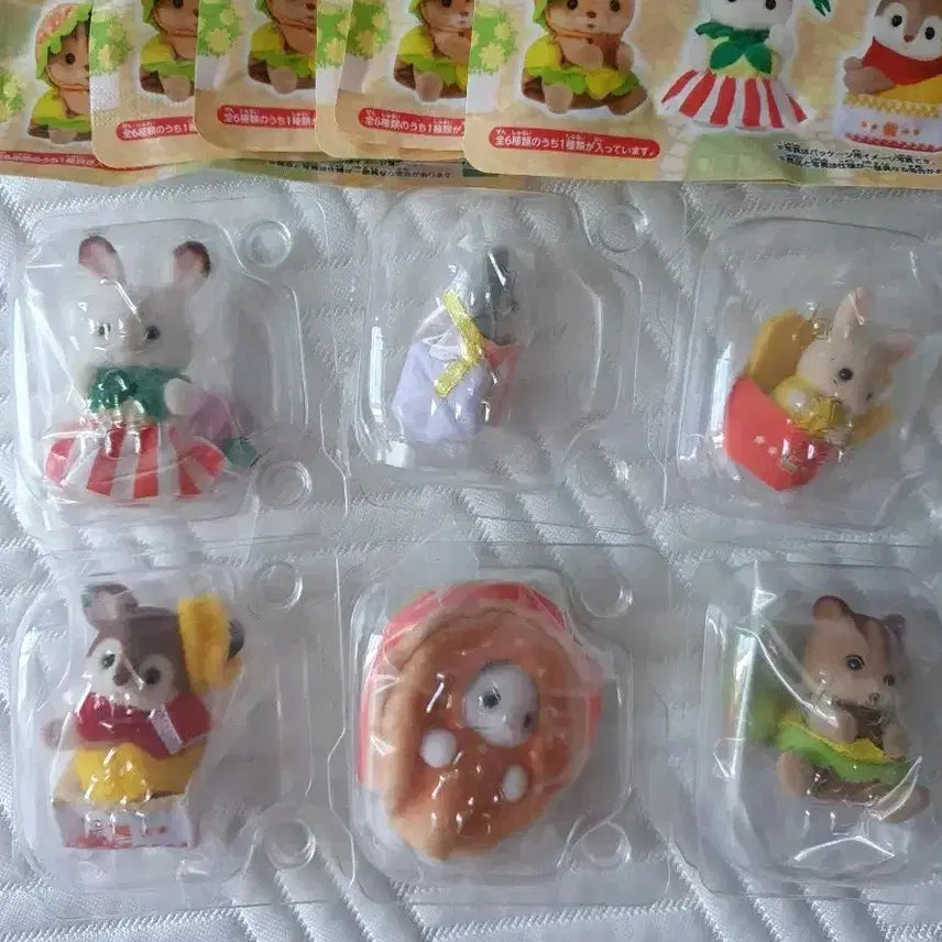 [BUNJANG] Sylvanian Families Hamburger Blind Bag Full Set (Latte Cat, Baby Rabbit, Walnut Squirrel, Husky, Deer) - 6 Types / 풀세트)실바니안 햄버거 블라인드백 라떼고양이, 아기토끼, 호두다람쥐, 허스키, 사슴 6종