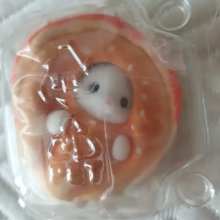 [BUNJANG] Sylvanian Families Hamburger Blind Bag Full Set (Latte Cat, Baby Rabbit, Walnut Squirrel, Husky, Deer) - 6 Types / 풀세트)실바니안 햄버거 블라인드백 라떼고양이, 아기토끼, 호두다람쥐, 허스키, 사슴 6종