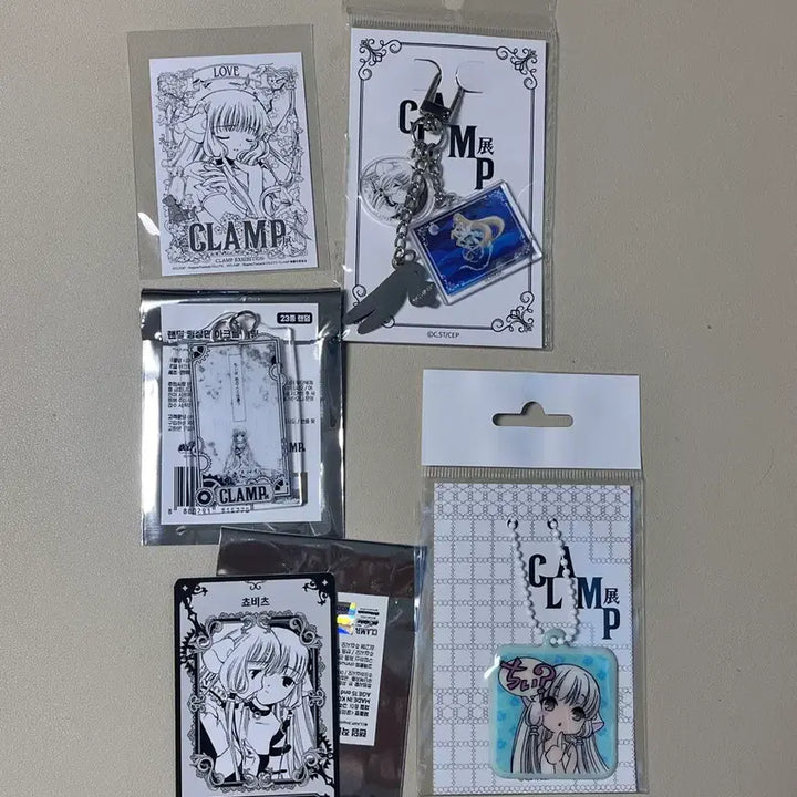 [BUNJANG] CLAMP Chobits Chi Photocard &amp; Acrylic Keychain Bundle Set / 클램프전(CLAMP) 쵸비츠 치이 아크릴/소프트 키링, 프로필카드, 특전 5종 일괄