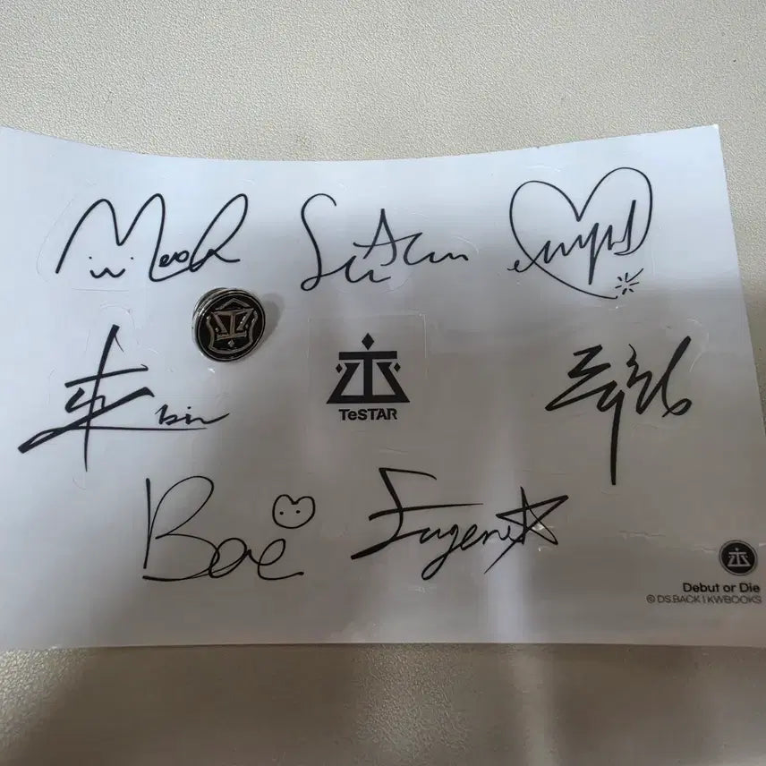 [BUNJANG] Debut or Die Signed Sticker Set / 데못죽 뱃지 싸인스티커