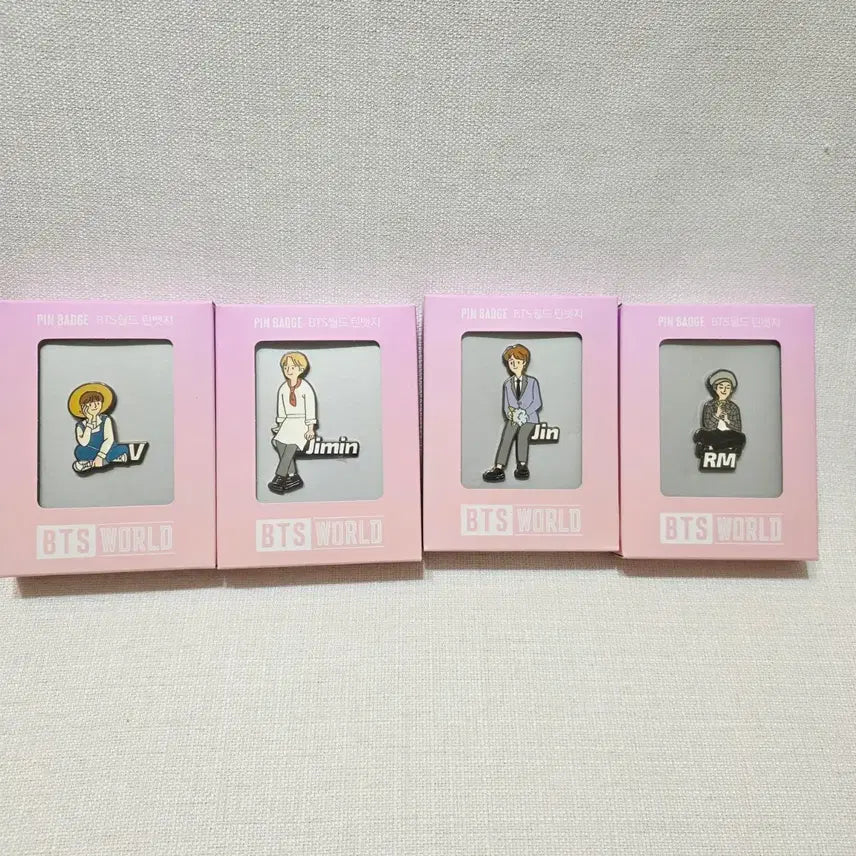 [BUNJANG] BTS WORLD Pin Badges RM, Jin, Jimin, V Bundle Set / BTS WORLD 핀뱃지 RM/진/지민/뷔 일괄 급처
