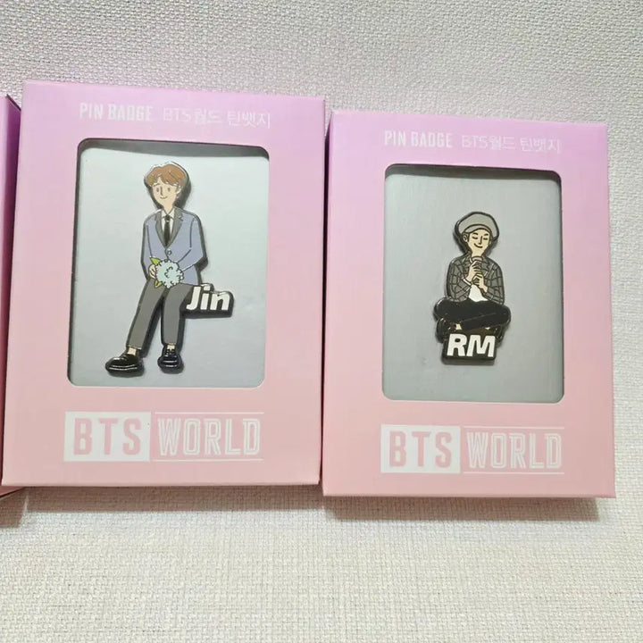 [BUNJANG] BTS WORLD Pin Badges RM, Jin, Jimin, V Bundle Set / BTS WORLD 핀뱃지 RM/진/지민/뷔 일괄 급처