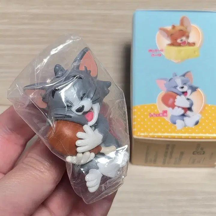 [BUNJANG] Tom and Jerry Tom Holding Meat Figure / 톰과 제리 피규어