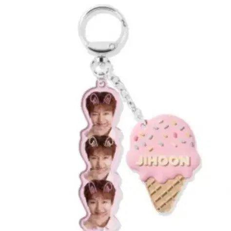 [BUNJANG] Park Ji Hoon Baskin Robbins Agung Bread Keychain / 배라 박지훈 아궁빵 키링 아이스크림 키링