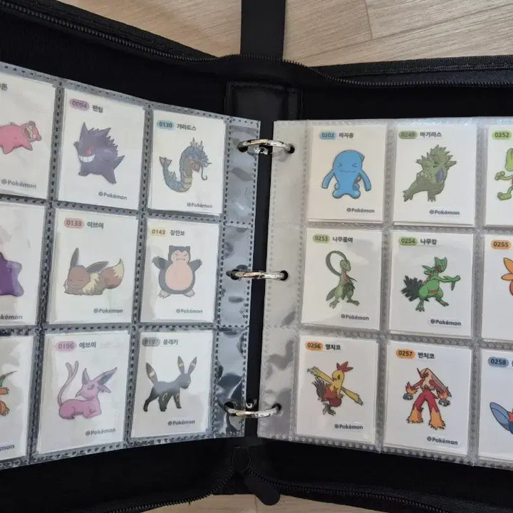 [BUNJANG] Pokemon Sticker Collection: Complete Season 1, 139 Variants (Includes Black Rayquaza) / 포켓몬 띠부씰 검은레쿠쟈 포함 시즌1  139종 띠부실 전종 완성본.