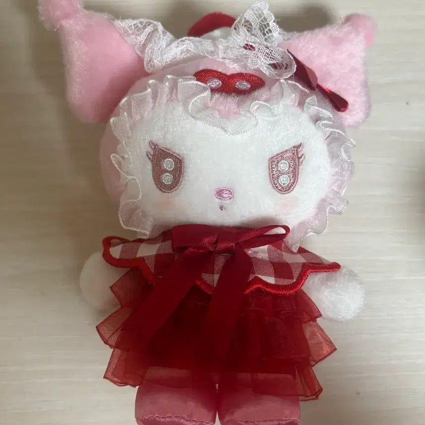 [BUNJANG] Sanrio Kuromi Whipping Cherry Mascot Holder Plush Figure / 산리오 쿠로미 휘핑체리 마스코트 홀더 인형 피규어