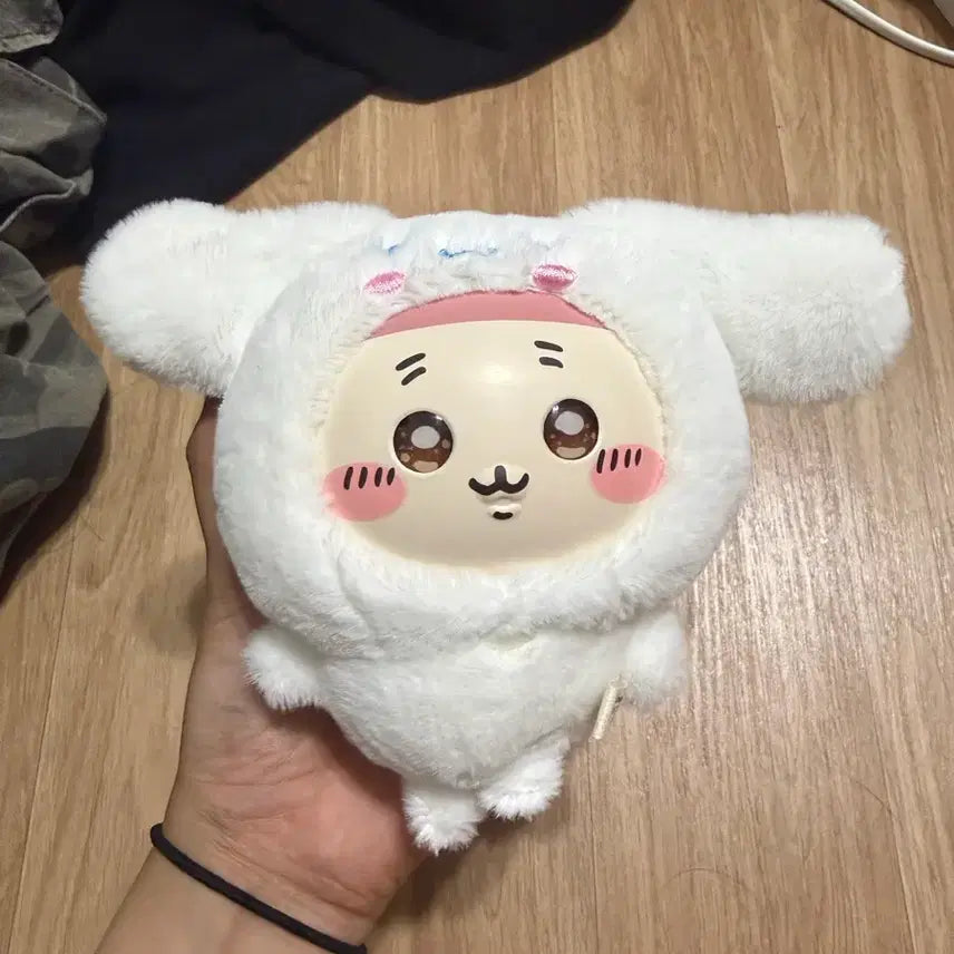 [BUNJANG] Chiikawa x Sanrio Cinnamonroll Kani Plush / 치이카와x산리오 시나모롤 카니 팝니당
