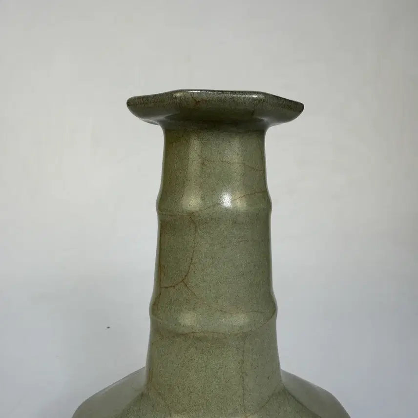 [BUNJANG] Guan Ware Bamboo Joint Pattern Octagonal Vase / 관요 죽절현문 팔각 반구병