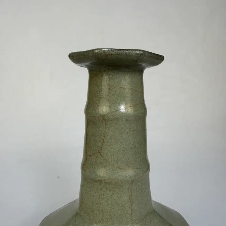[BUNJANG] Guan Ware Bamboo Joint Pattern Octagonal Vase / 관요 죽절현문 팔각 반구병