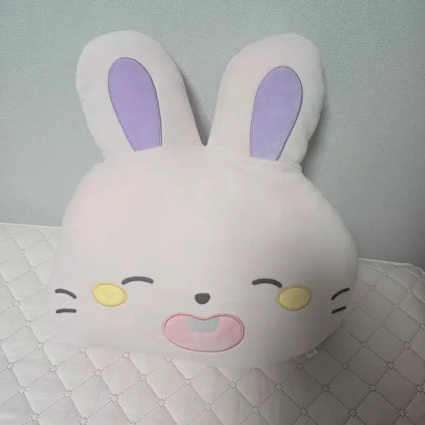 [BUNJANG] Pixely Soohyun Cushion / 픽셀리 수현 쿠션