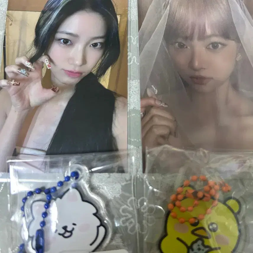 [BUNJANG] LE SSERAFIM EASY Studio Photocard Set (KAZUHA, EUNCHAE) / 르세라핌 easy 공방포카 (카즈하/은채)
