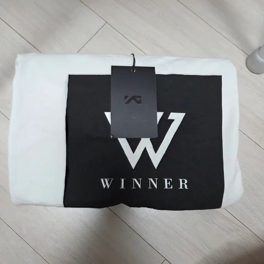 [BUNJANG] Winner Signed T-Shirt / 위너 굿즈(싸인) 티셔츠