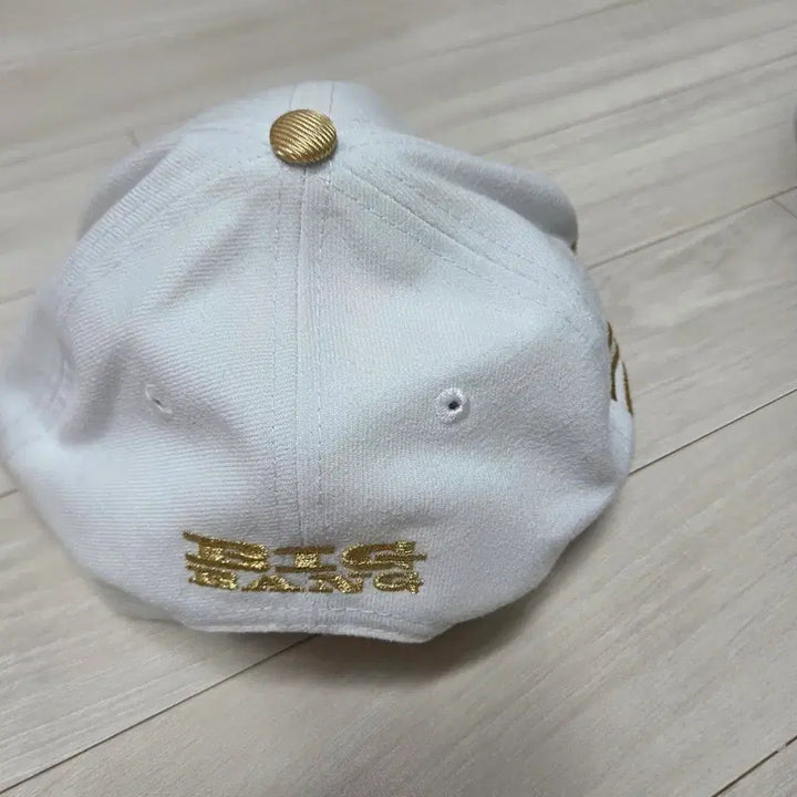 [BUNJANG] BIGBANG Signed New Era Baseball Cap / 빅뱅 굿즈 전멤버싸인 뉴에라콜라보 모자(희귀템)