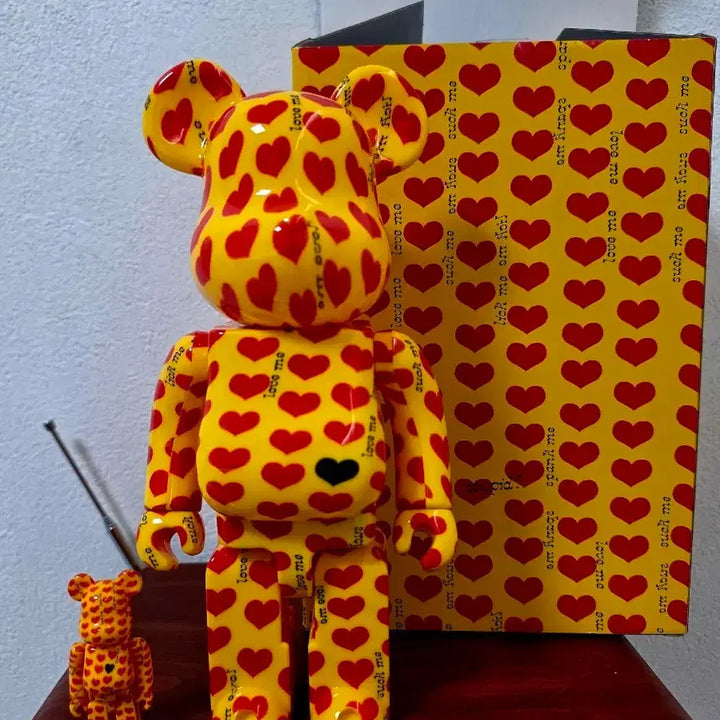 [BUNJANG] Hide Yellowheart Bearbrick 400% &amp; 100% Set / 히데 엘로우하트 400% 100%세트 베어브릭