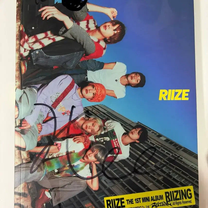 [BUNJANG] RIIZE Rising Photobook Album Sohye Signed Album / 라이즈 라이징 포토북 앨범 영통 친필 싸인 앨범 소희