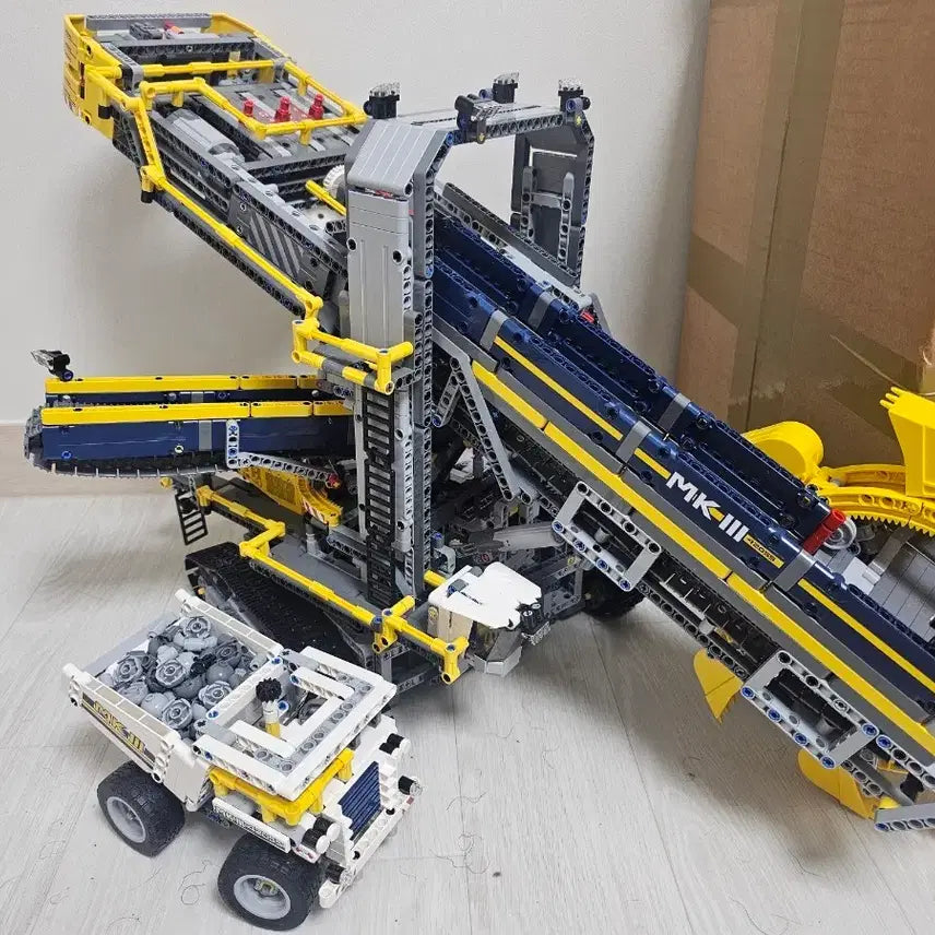 [BUNJANG] LEGO Technic 42055 Bucket Wheel Excavator (Assembled) / 레고 테크닉 42055 완성품 판매합니다.