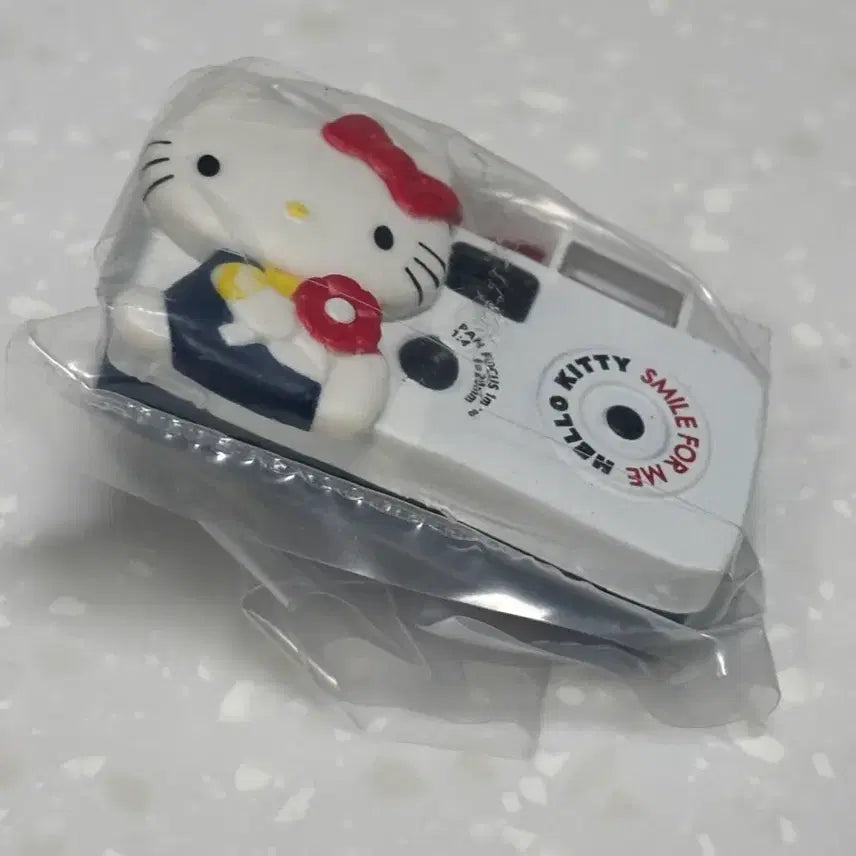 [BUNJANG] Sanrio Hello Kitty 50th Anniversary Camera Keychain Gacha (Sealed) / 미개봉현물 산리오 헬로키티 50주년 카메라 키링 가챠