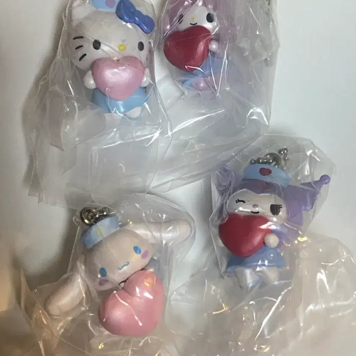 [BUNJANG] Sanrio Nurse Swing Mascot Gacha Set / 산리오 간호사 스윙 마스코트 가챠 4종 일괄