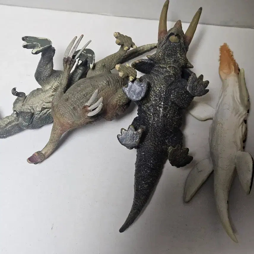 [BUNJANG] Collecta Dinosaur Figure Bundle Set: T-Rex, Therizinosaurus, Triceratops, Liopleurodon / 컬렉타 공룡 피규어 일괄 티렉스 테리지노사우루스 트리케라톱스 리오플레우로돈